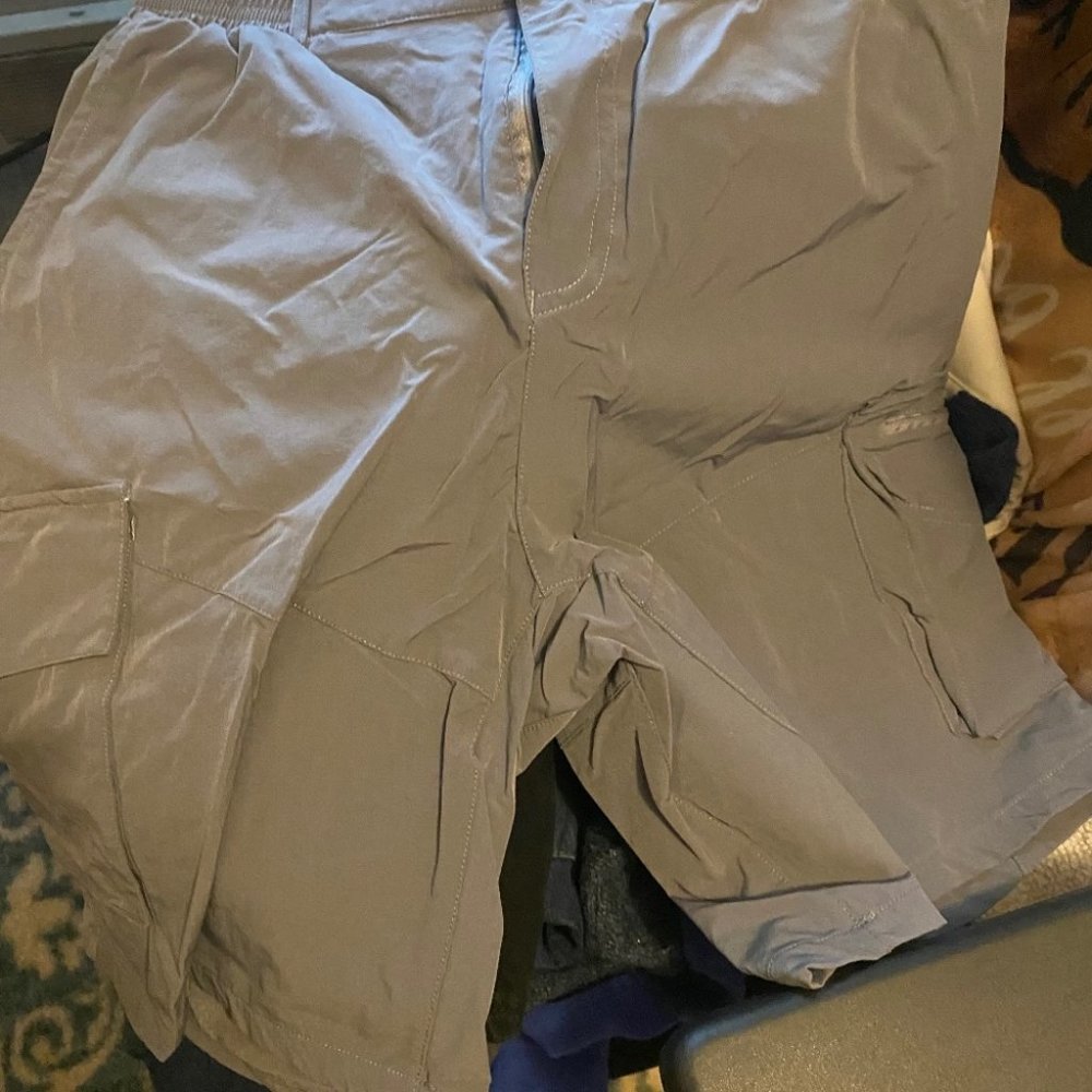 Men’s Grey Cargo Shorts